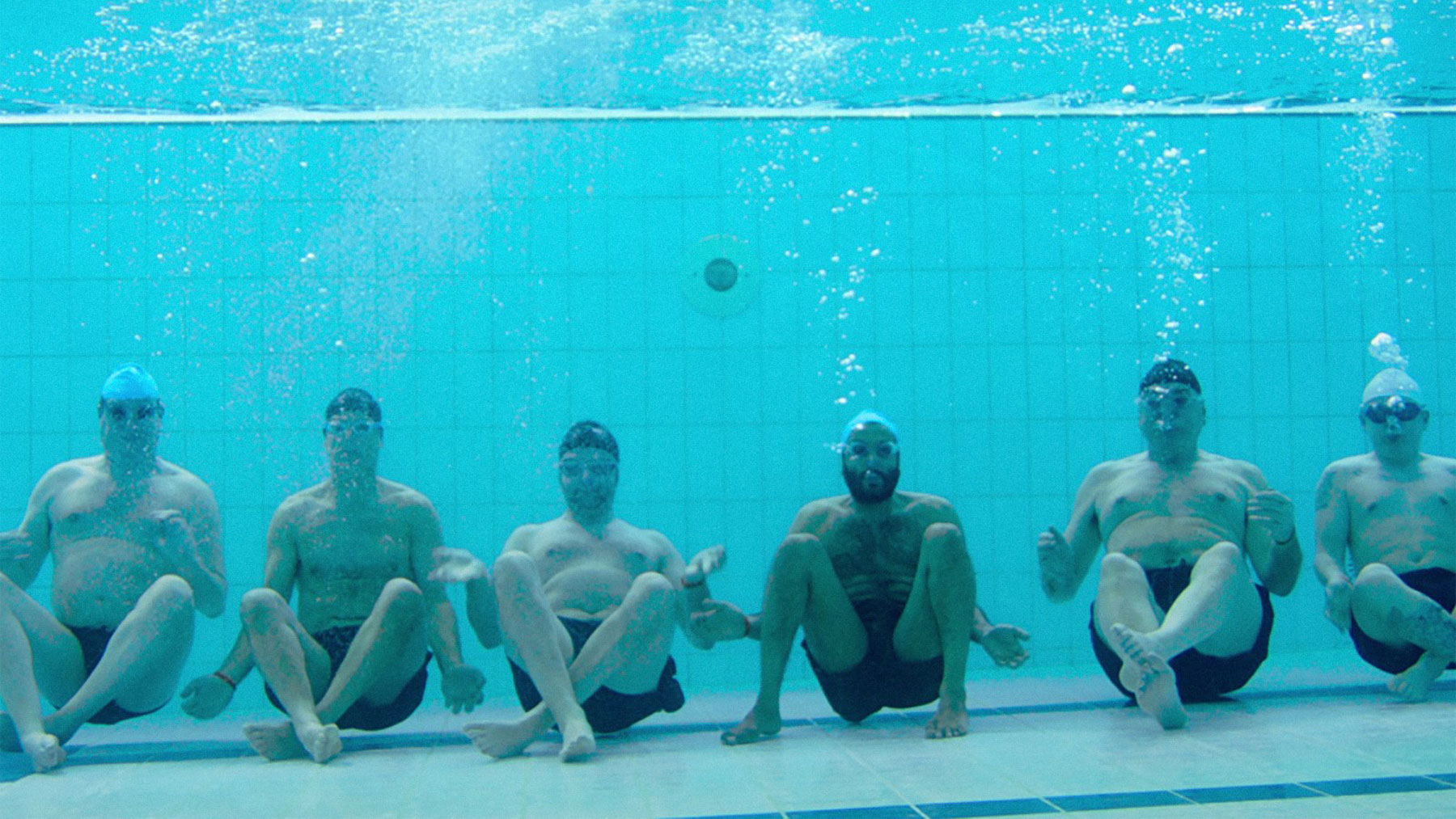 film Regarde les homme nager